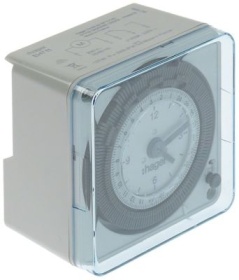 Spínací hodiny typ EH711 230V montážní rozměry 72x72mm HAGER 50Hz 24h